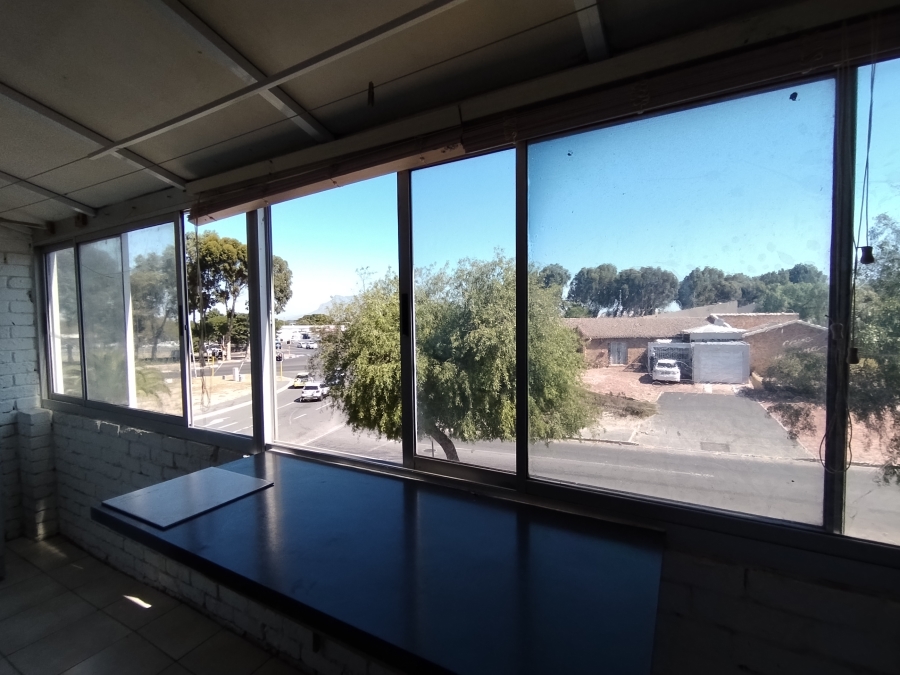 1 Bedroom Property for Sale in Table View Western Cape
